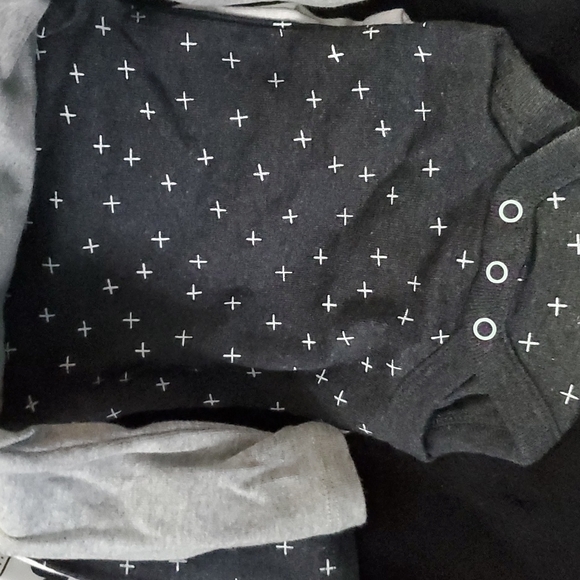 Newborn Long sleeve 4 pack onsies New With Tag. - Picture 2 of 4